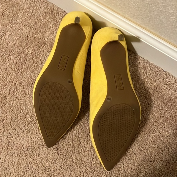 Yellow faux suede pumps - Picture 6 of 6